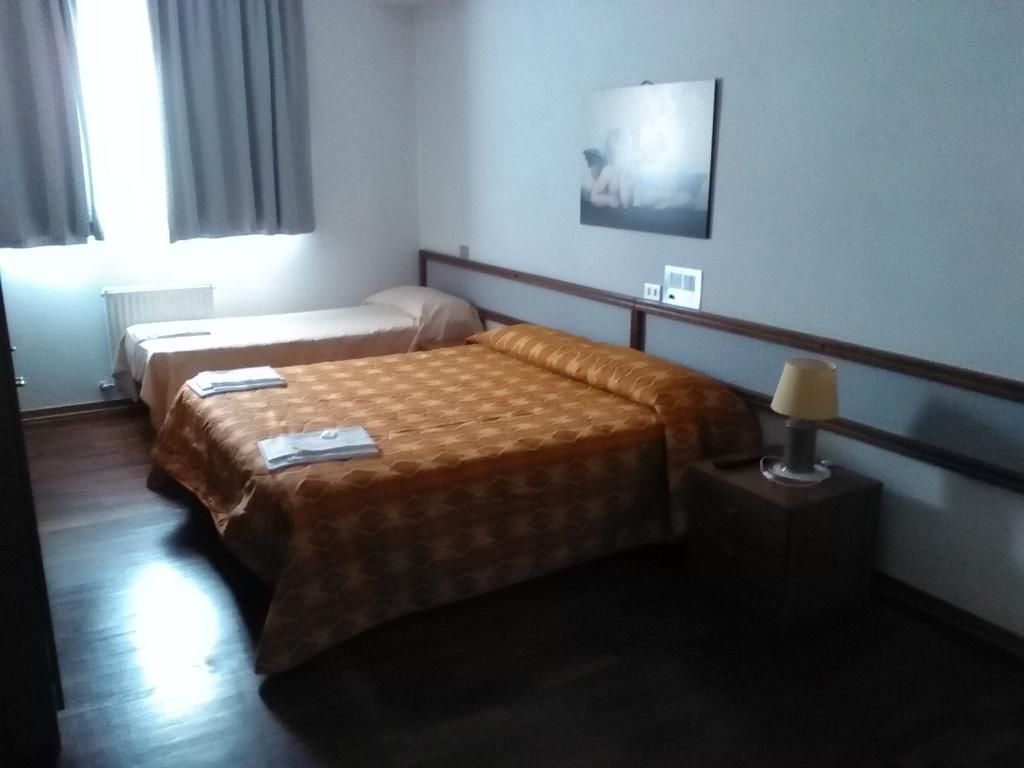 Hotel Cristallo Assergi Pokoj fotografie