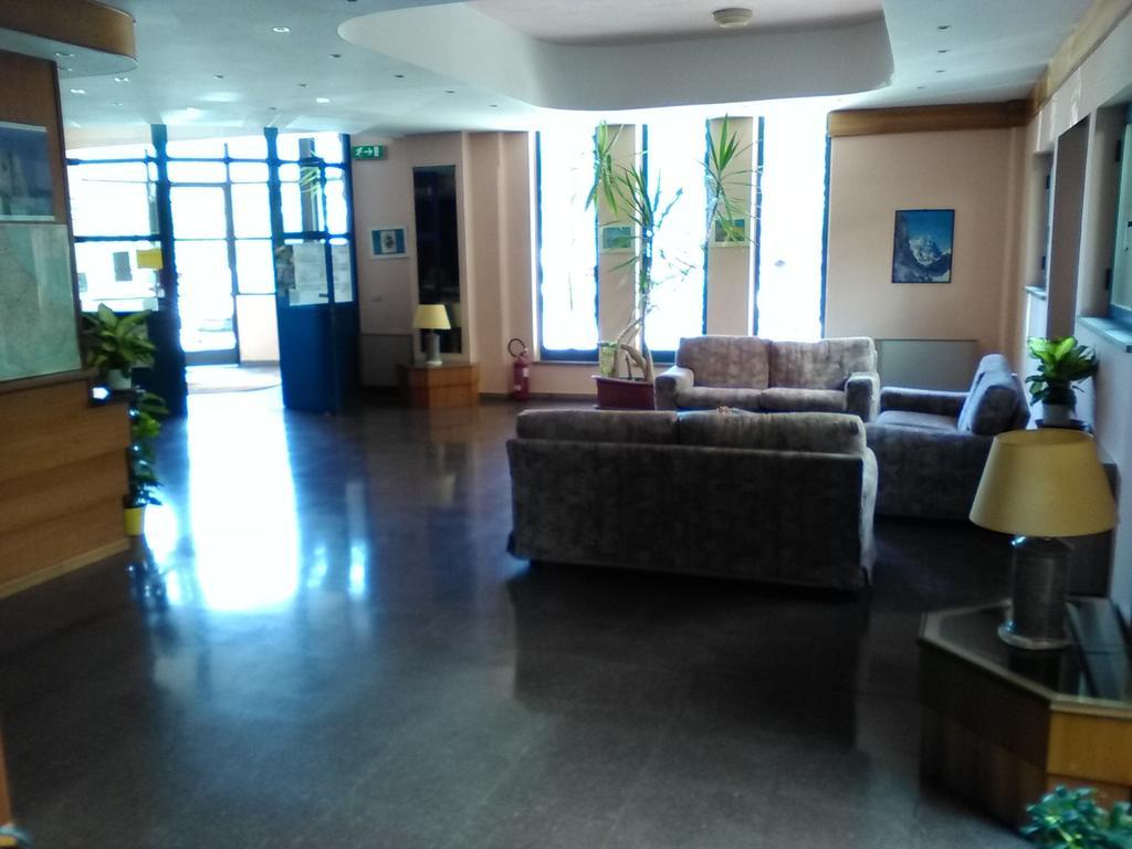 Hotel Cristallo Assergi Exteriér fotografie